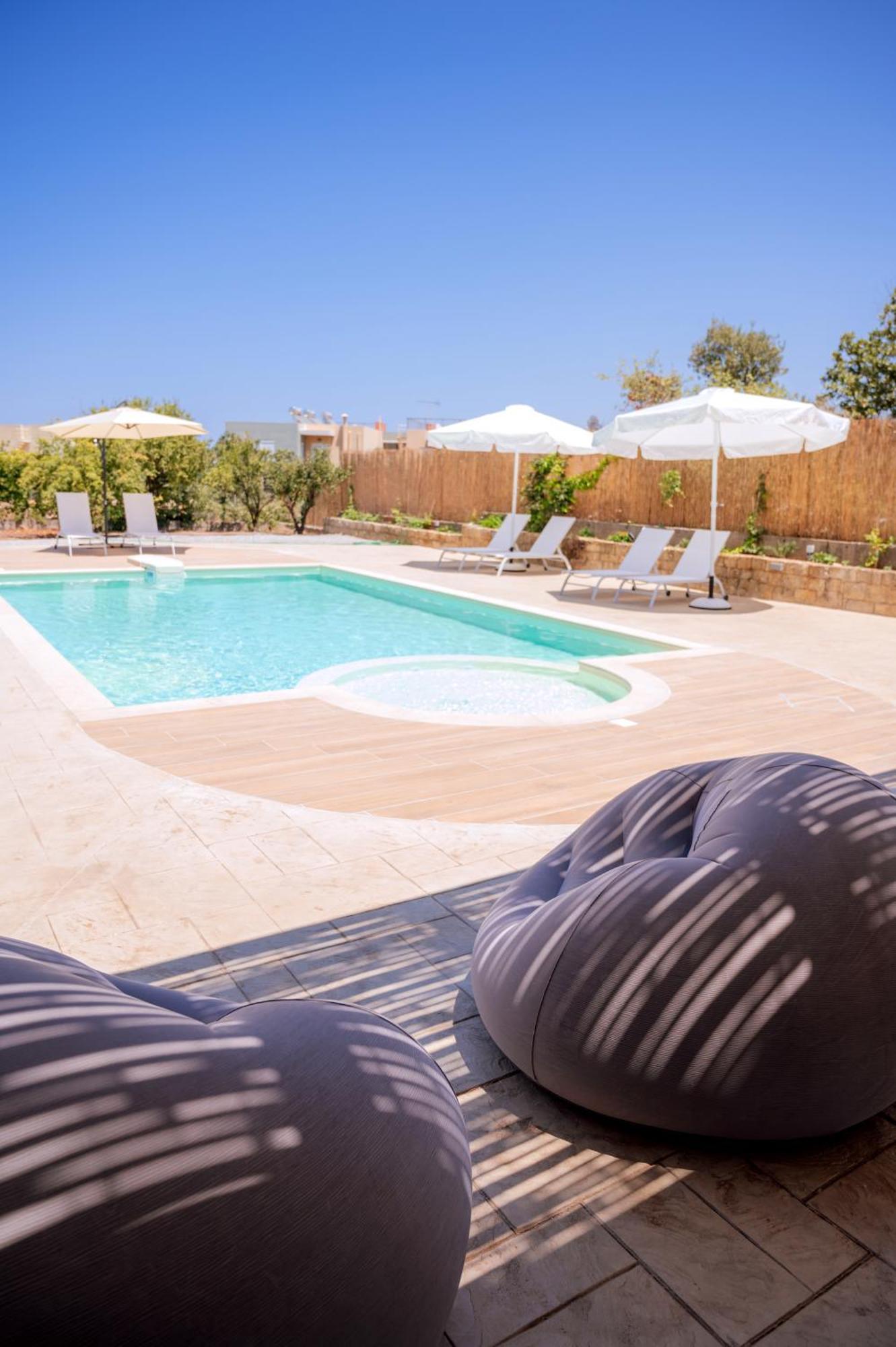 αngelique Pool Garden *