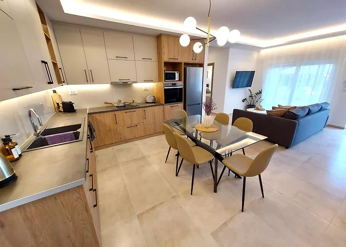 Αngelique Pool Garden Apartment