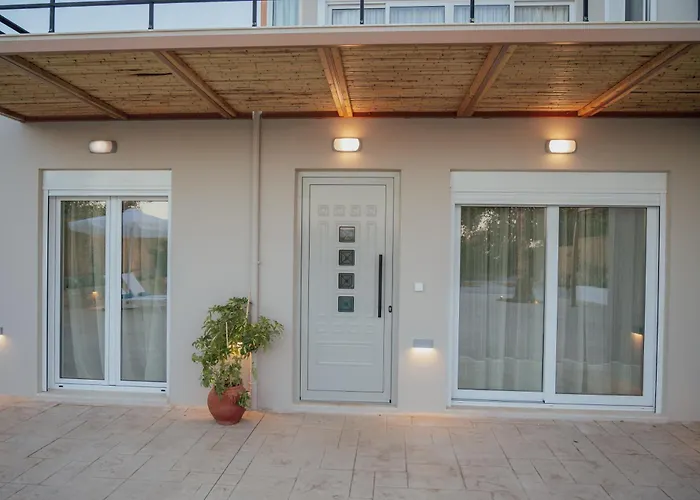 Αngelique Pool Garden Apartment