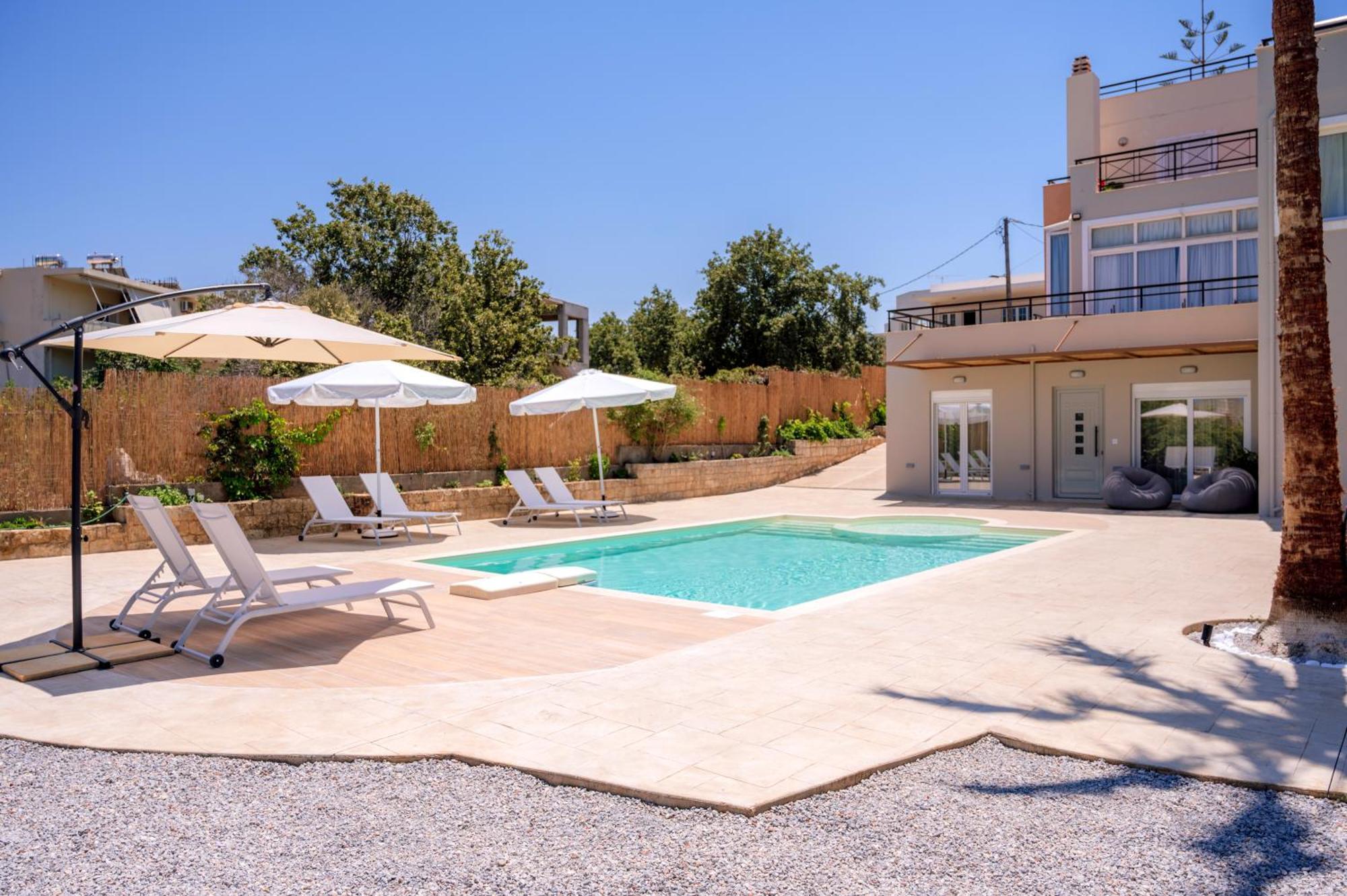 αngelique Pool Garden *